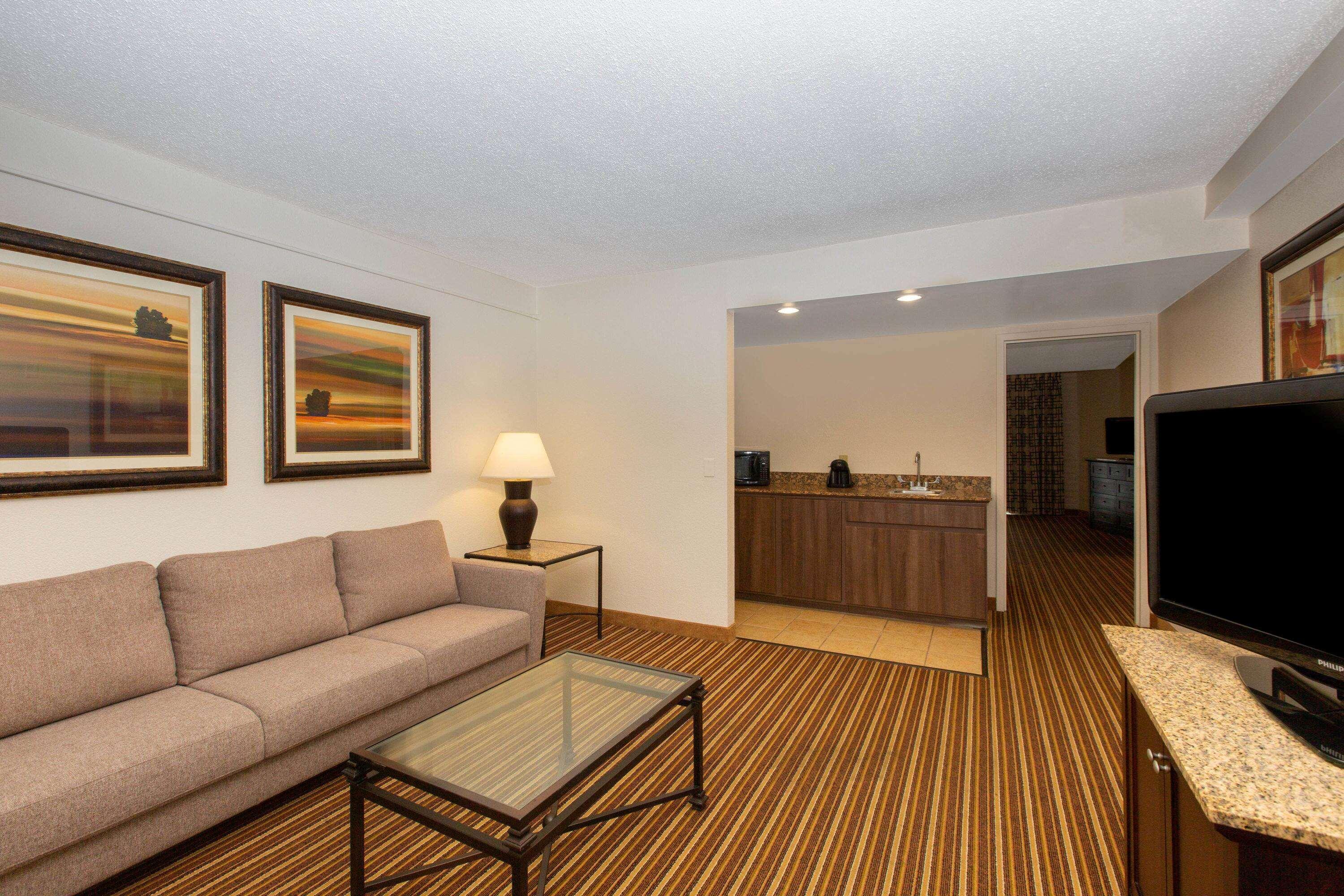 Aksarben Suites Trademark Collection By Wyndham Omaha Buitenkant foto