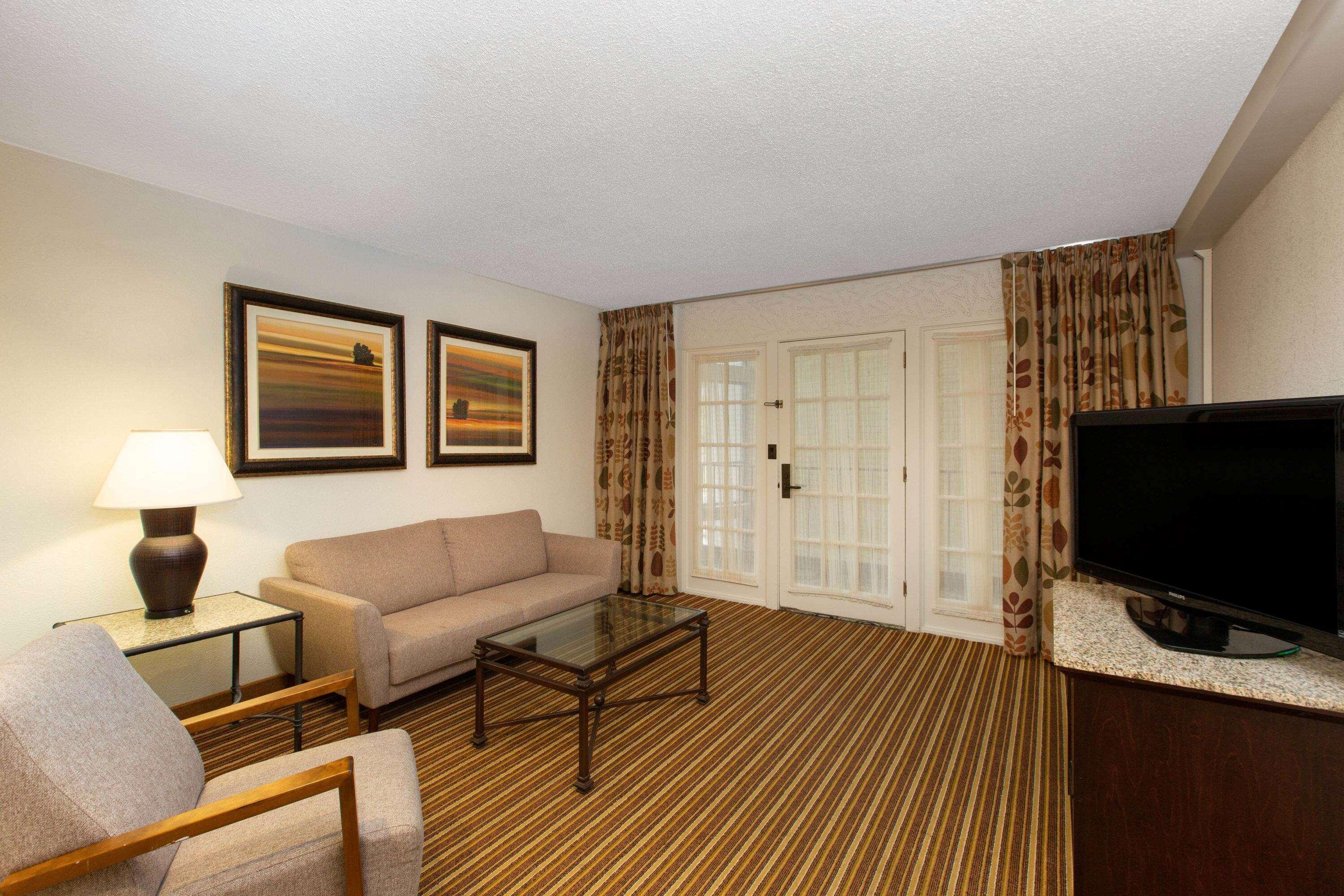 Aksarben Suites Trademark Collection By Wyndham Omaha Buitenkant foto