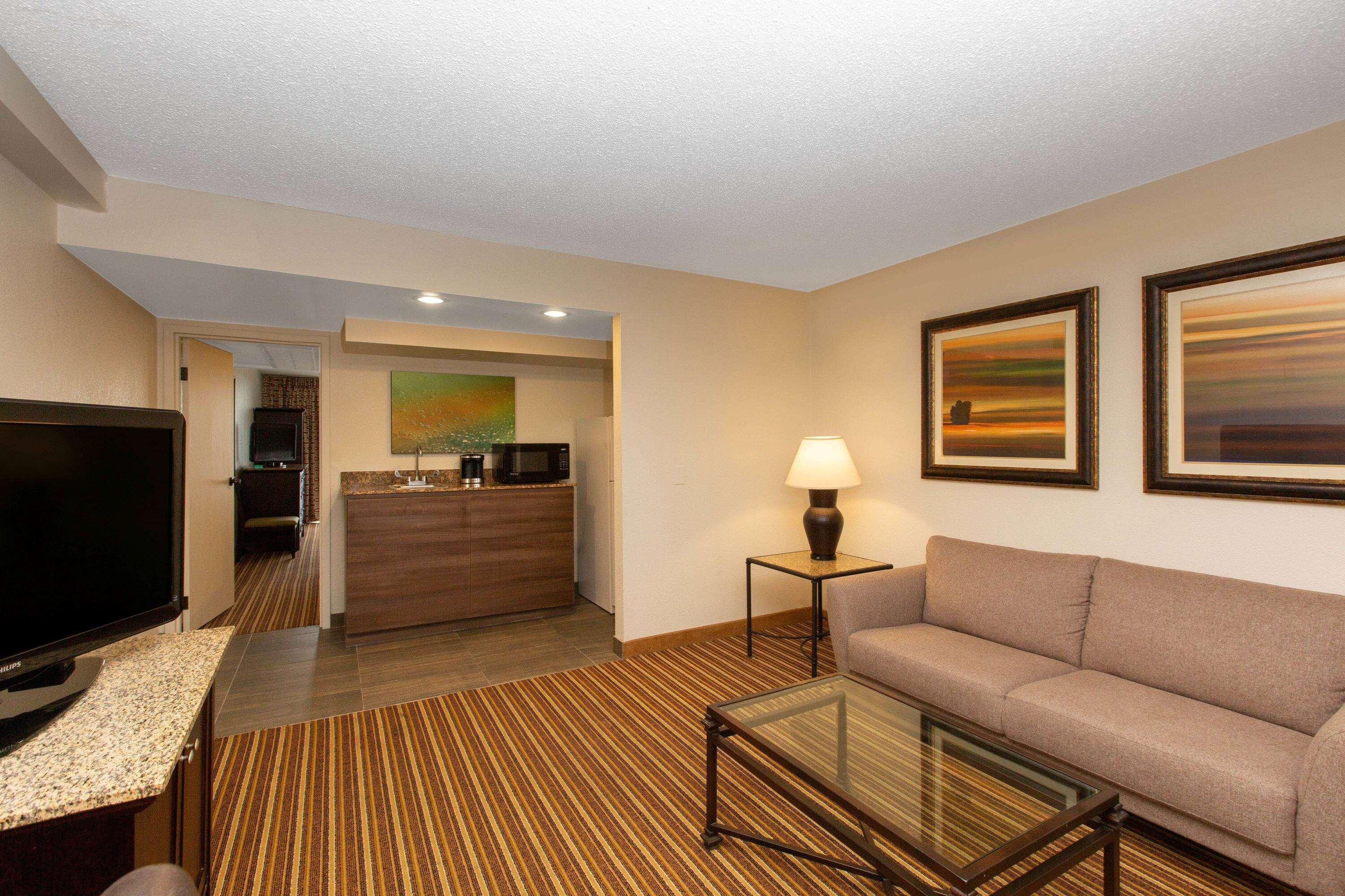 Aksarben Suites Trademark Collection By Wyndham Omaha Buitenkant foto