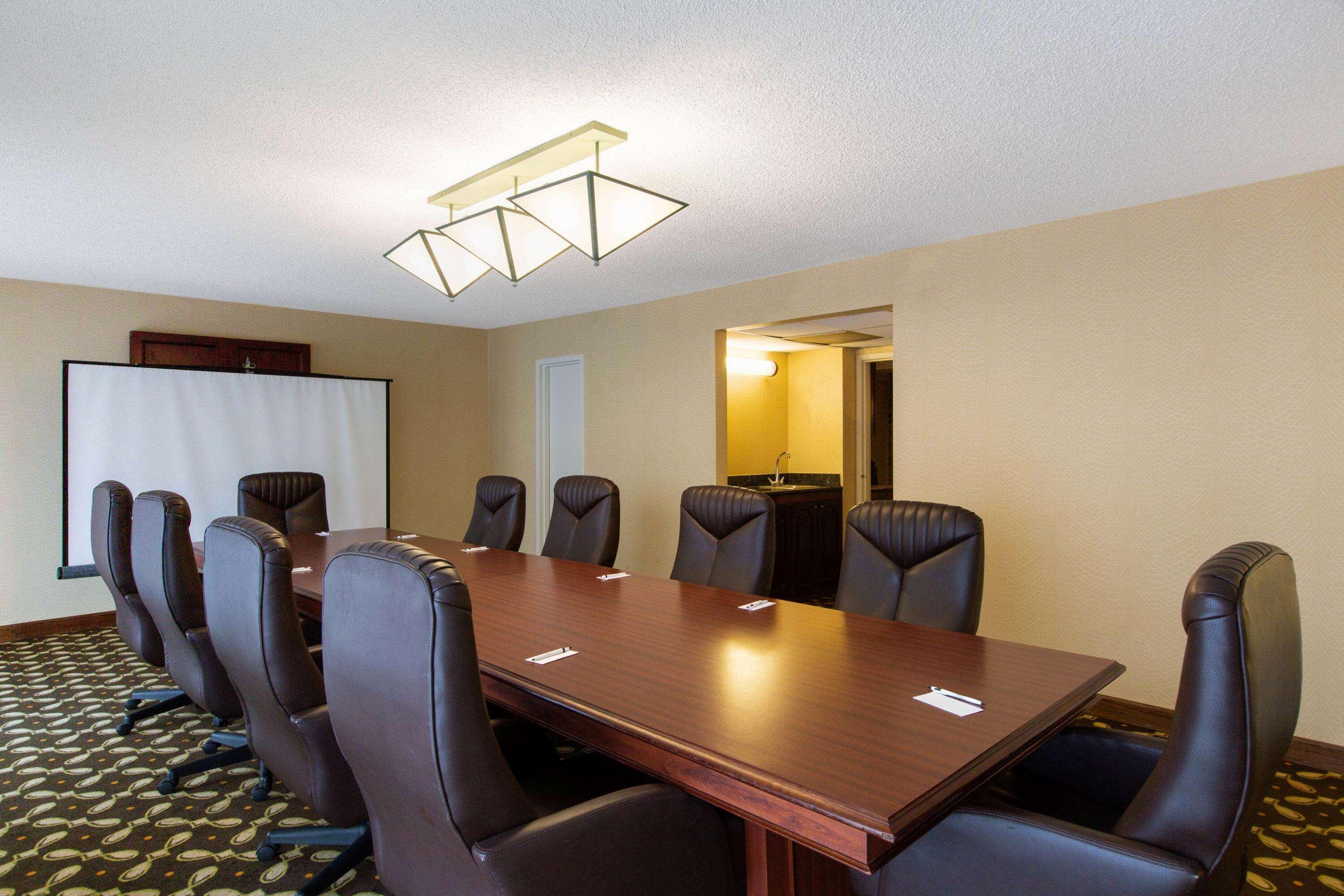 Aksarben Suites Trademark Collection By Wyndham Omaha Buitenkant foto