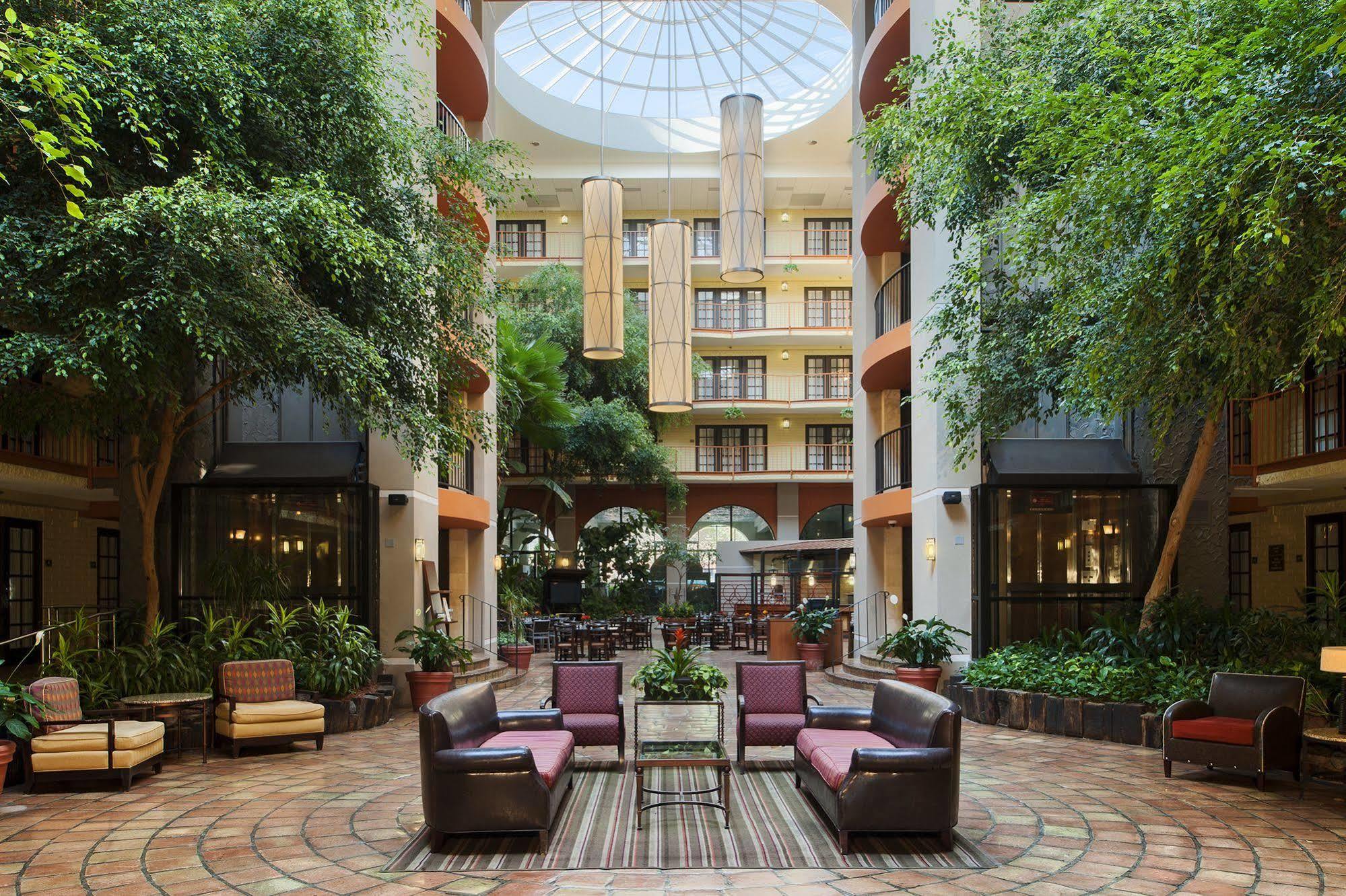 Aksarben Suites Trademark Collection By Wyndham Omaha Buitenkant foto